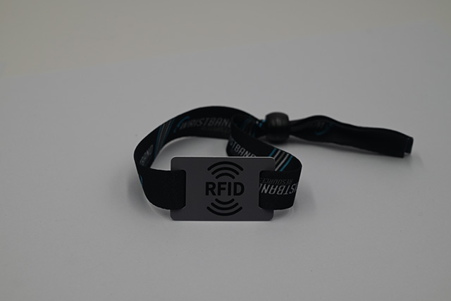 �Ϸ������ڽ����3800����Ƥ���滻��ID���ܿ�����֤