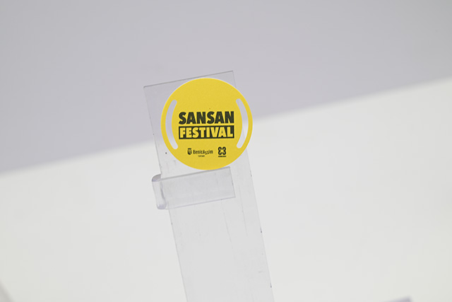 оƬ����Ӧ�ÿɻ���Ϊ�ĸ����̣����������С�ʹ�á�����