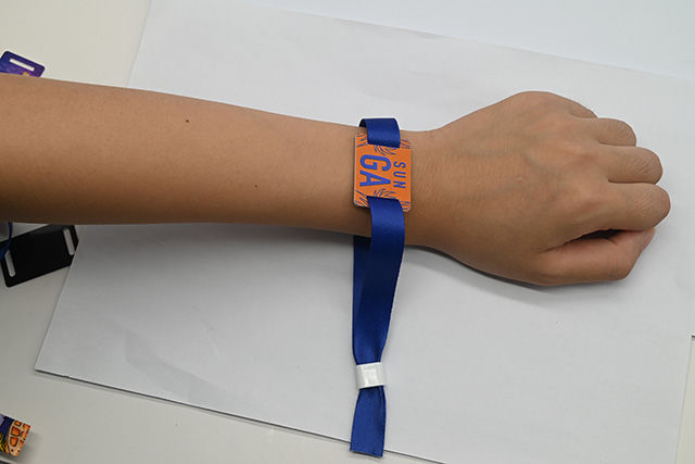 ��Ա��������α����