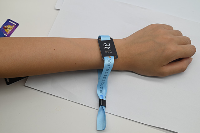 �������꽫��ȫ����ס�񿵽�����һ��ͨ��ȡ�����￨  ��ʵ�ֿ����򡢿������ҽ